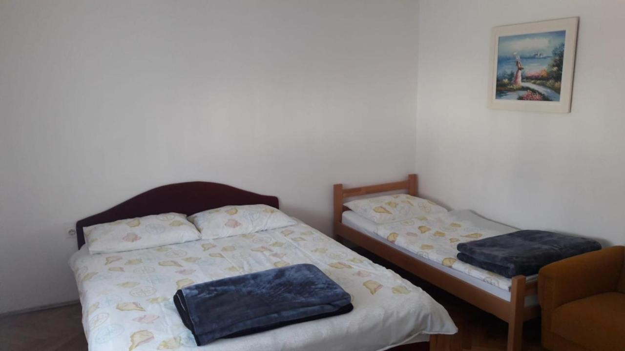 Apartment Upper Town Gospic Bagian luar foto