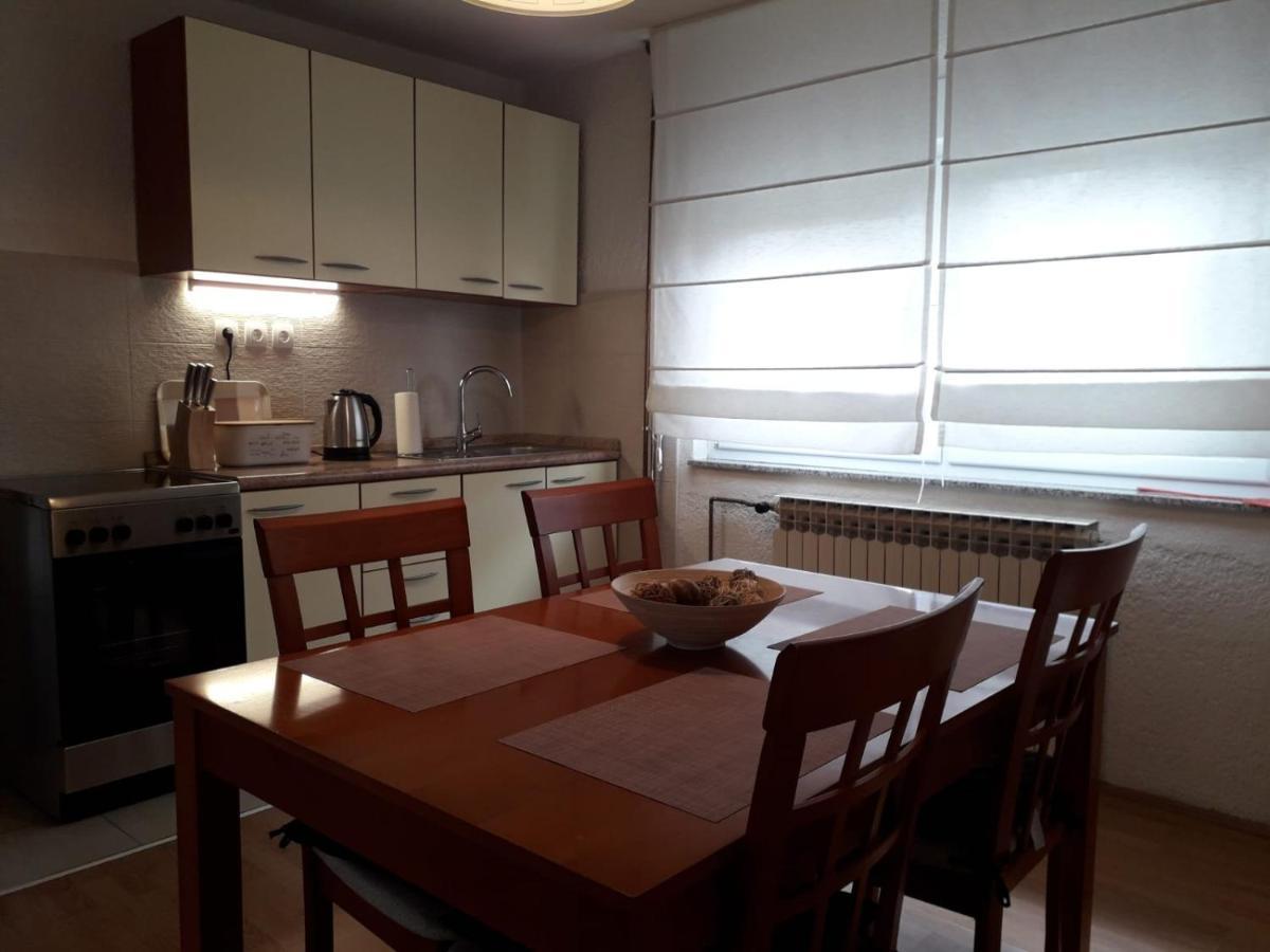 Apartment Upper Town Gospic Bagian luar foto