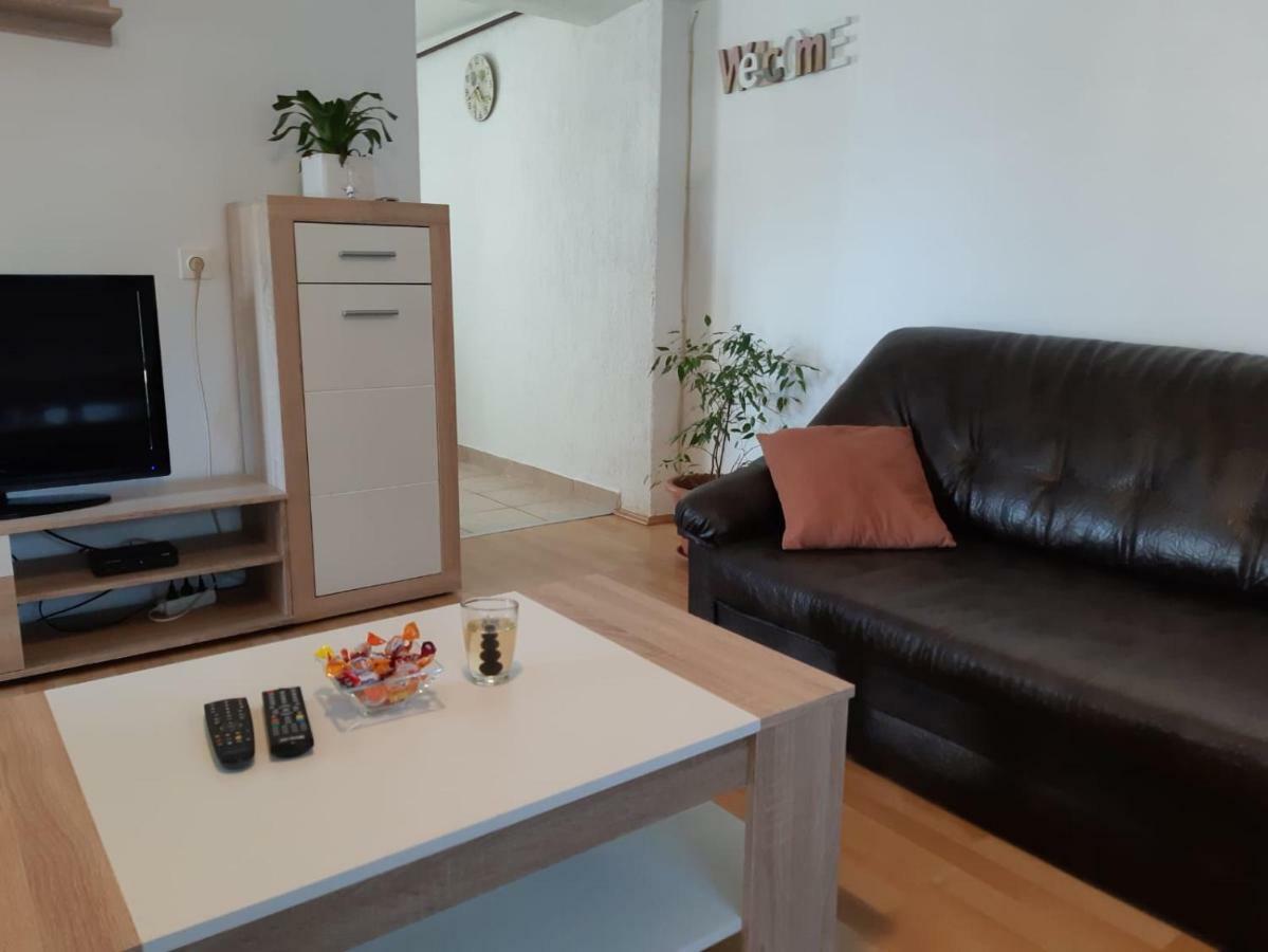 Apartment Upper Town Gospic Bagian luar foto