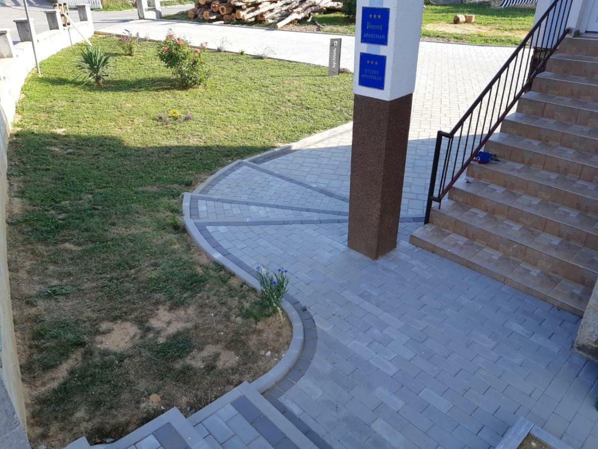 Apartment Upper Town Gospic Bagian luar foto