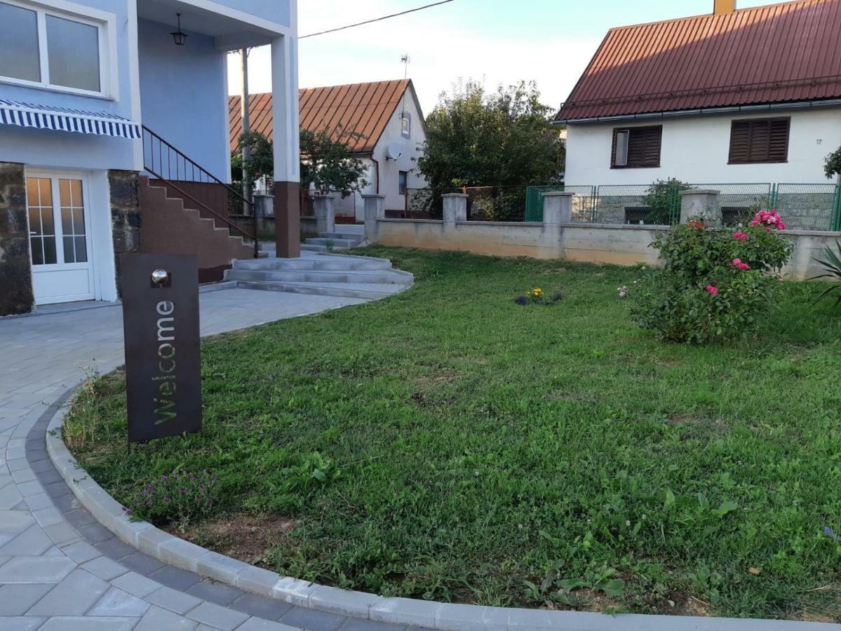 Apartment Upper Town Gospic Bagian luar foto