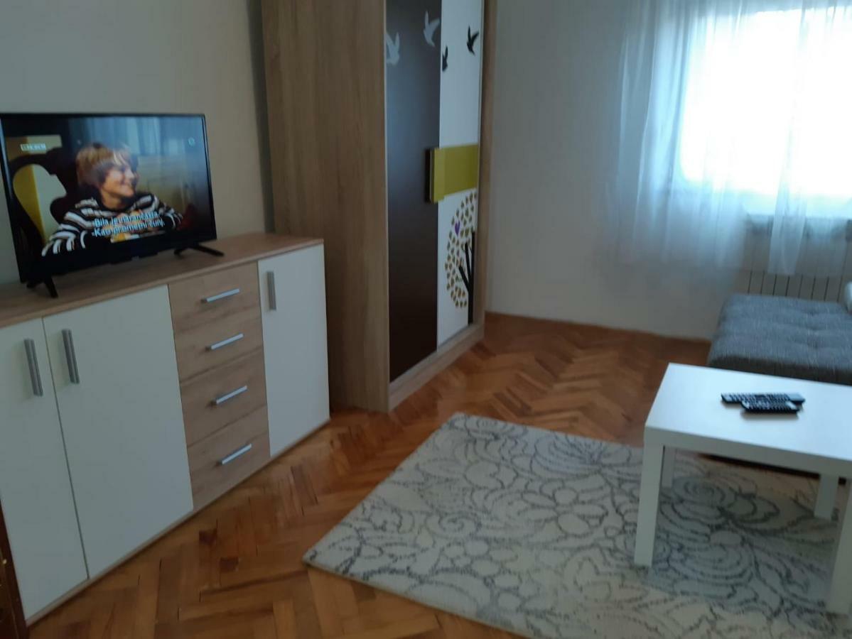 Apartment Upper Town Gospic Bagian luar foto